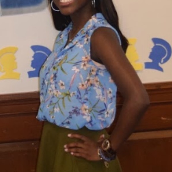 Blue Floral Tank 🤩 - Picture 5 of 5